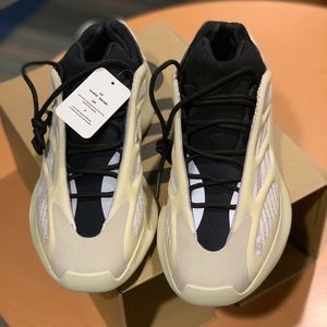 Addis’s Yeezy 700 V3